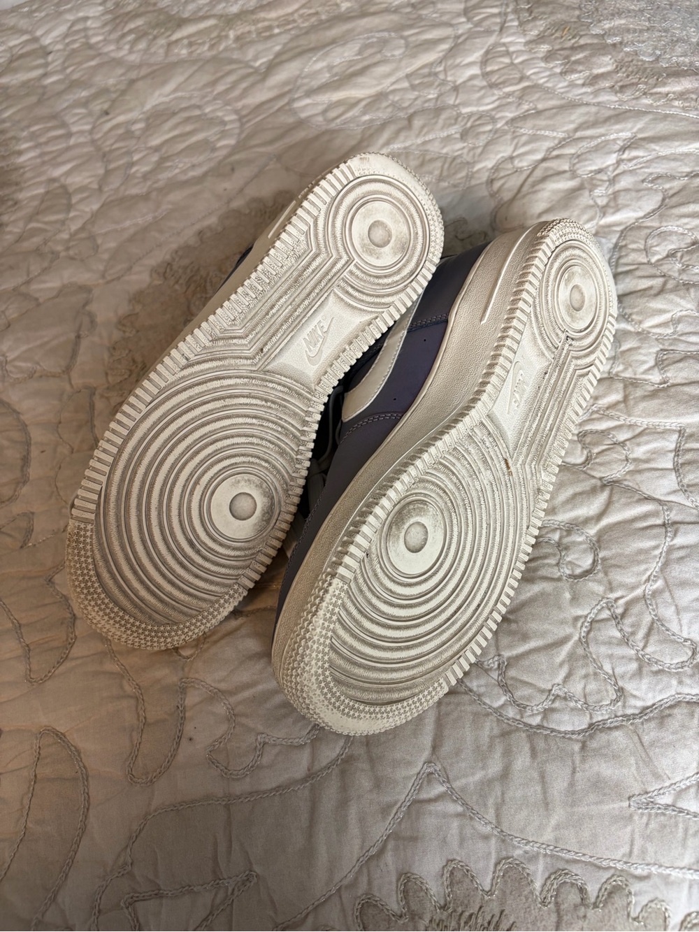 Nike Air Force 1 '07 LV8 Low Iced Lilac Iridescent Colorway 6.5Y - Picture 9 of 10
